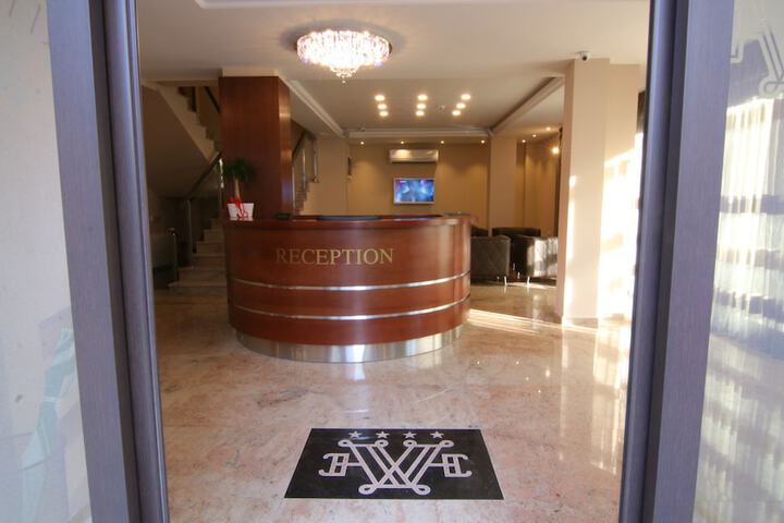 Entrance & Lobby
