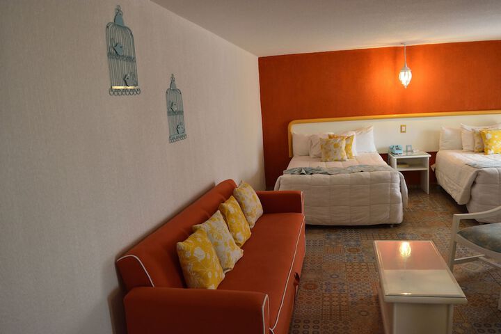 Room 2 of 95