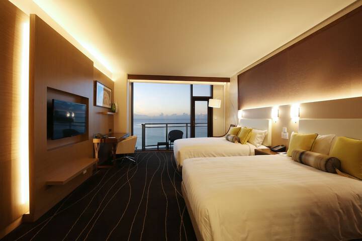 Room 8 of 115