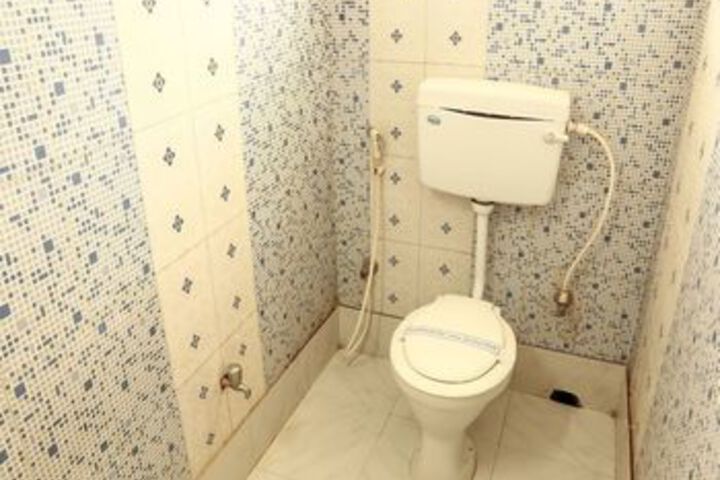 Room 4 of 27