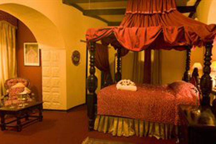 Room 10 of 26