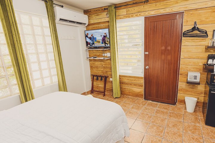 Room 9 of 28