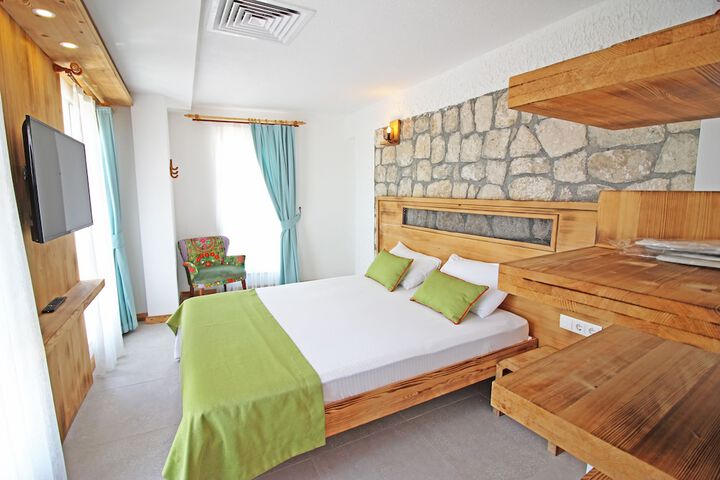 Room 25 of 61