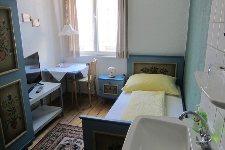 Room 15 of 24