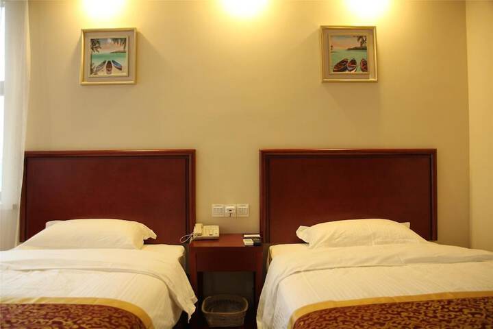 Room 21 of 59