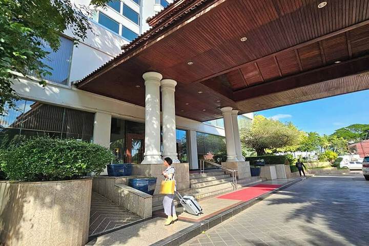 Hotel 76 of 79