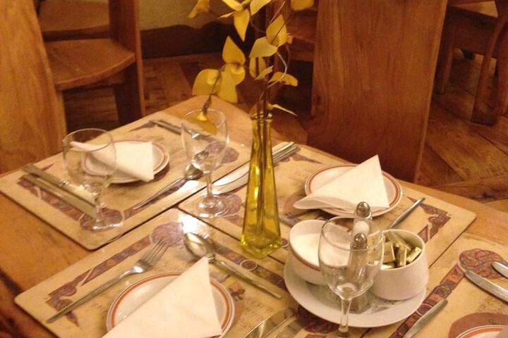 Dining 33 of 63