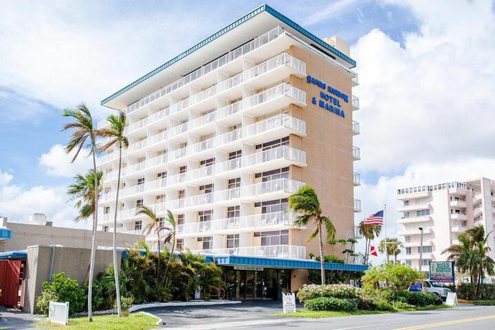 Sands Harbor Resort and Marina in Fort Lauderdale, FL