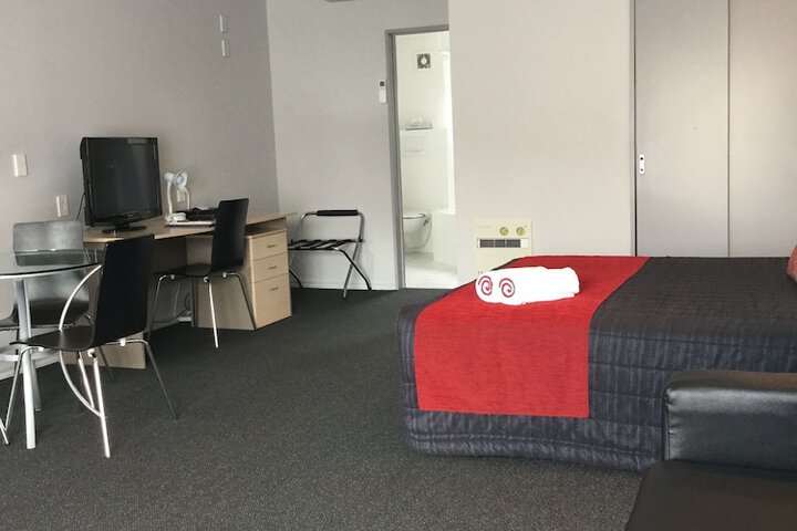 Room 10 of 115