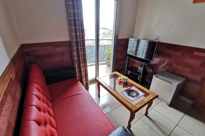 Room 18 of 37