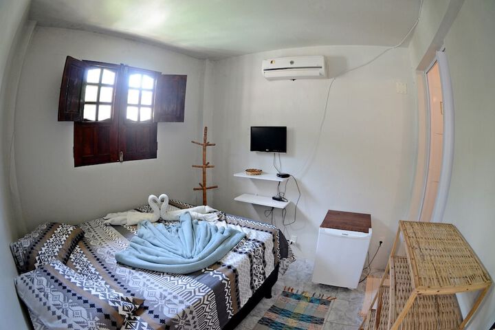 Room 4 of 68