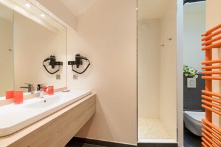 Room 3 of 15