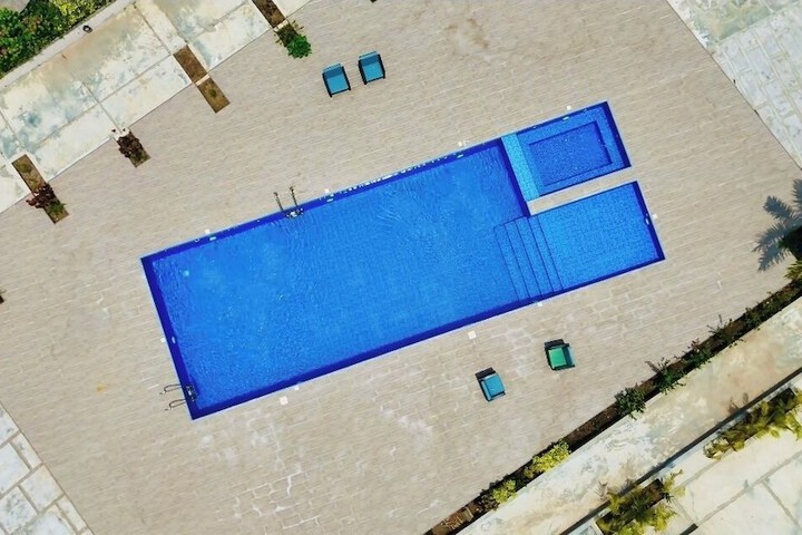 Pool 124 of 166