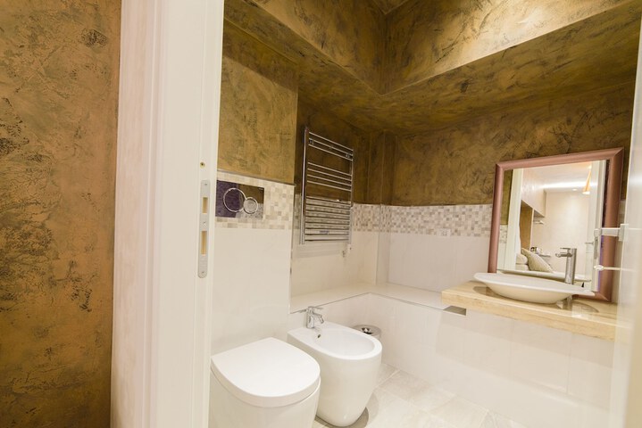 Room 15 of 62
