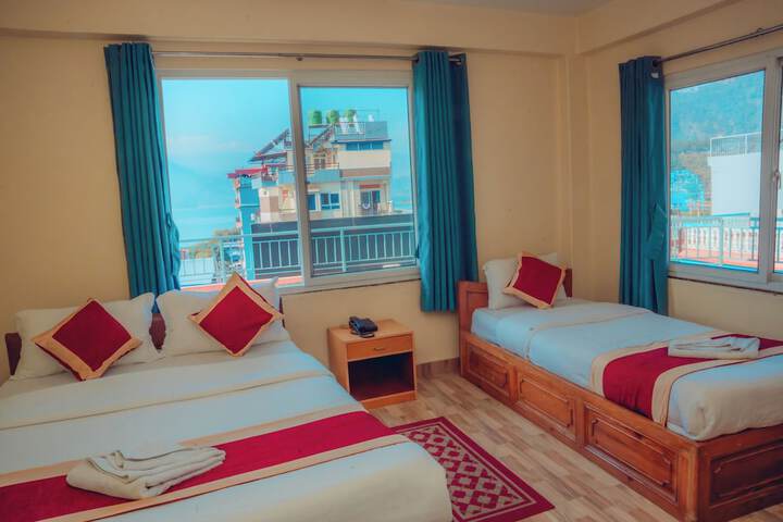 Room 9 of 16