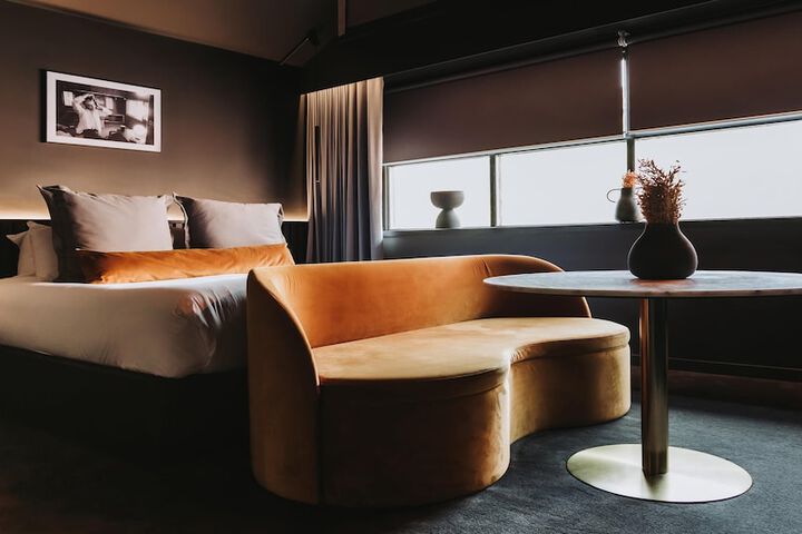 Room 42 of 91