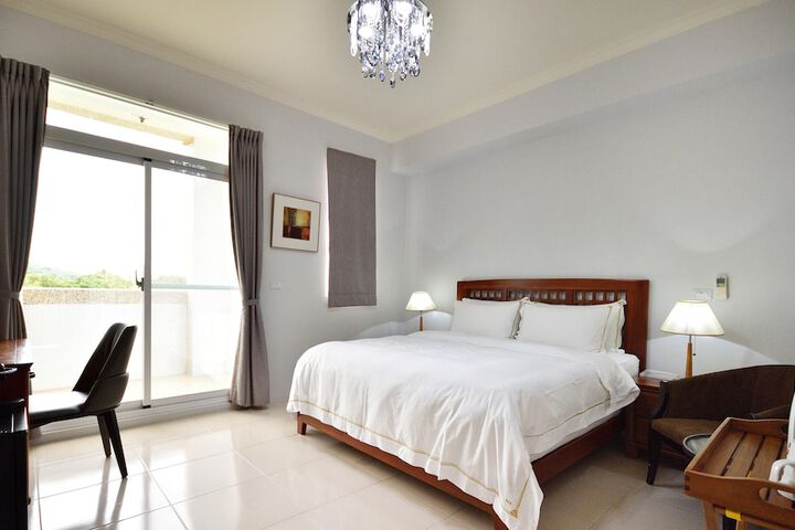 Room 10 of 49