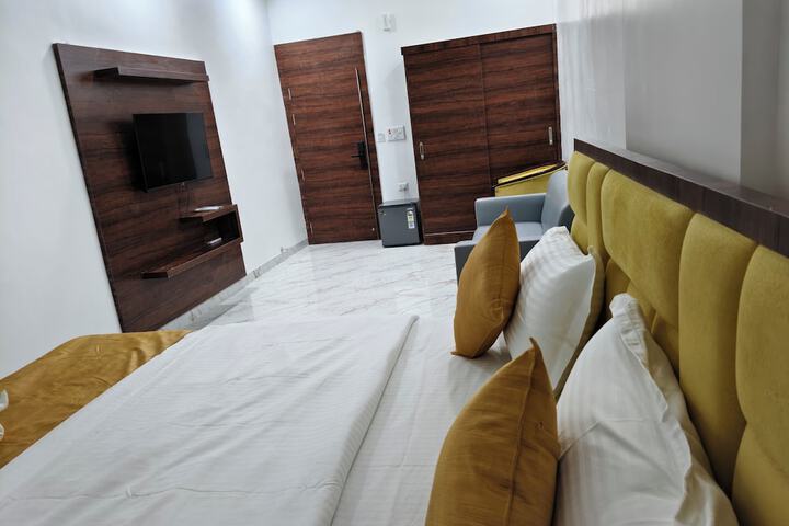 Room 7 of 40