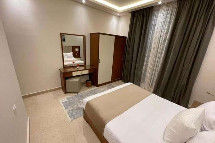 Room 15 of 37