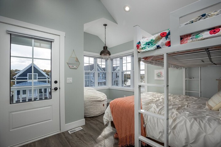 Room 2 of 46