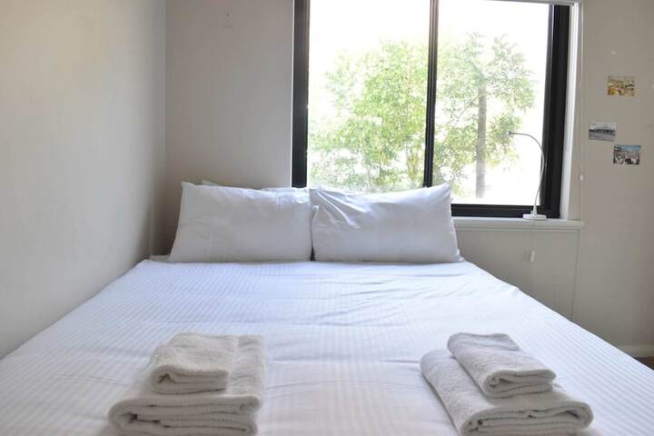 Room 9 of 48