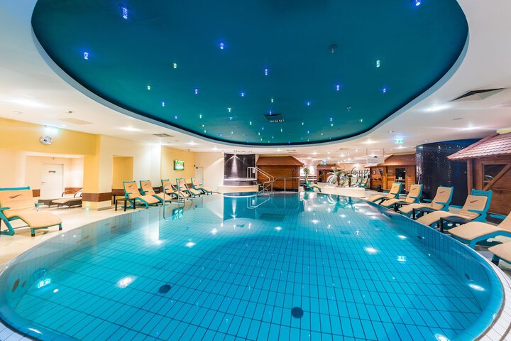 Pool 60 of 105