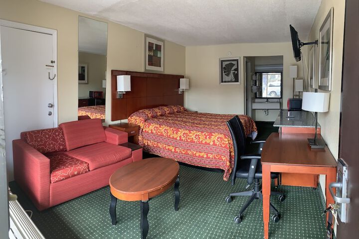 1 King Bed