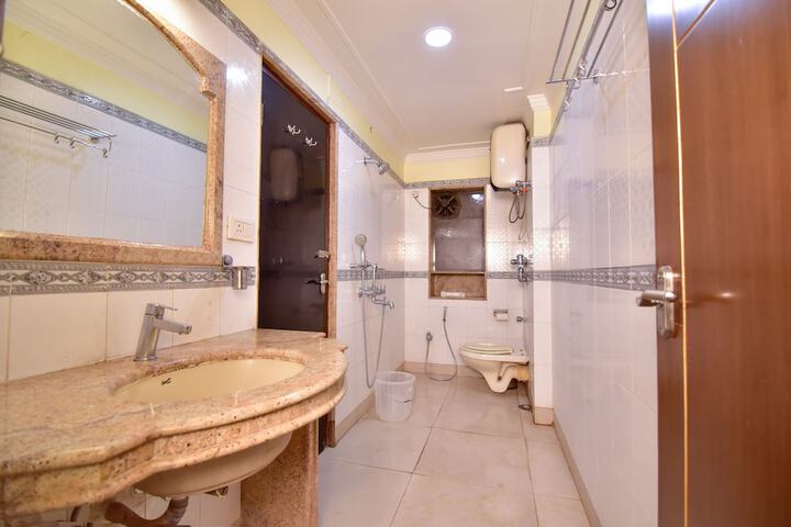 Room 18 of 23