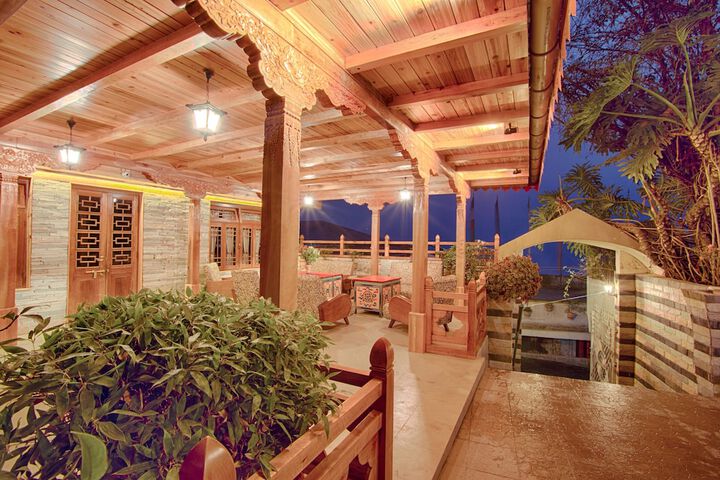 Hotel Exterior 40 of 40