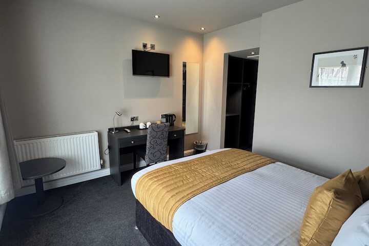 Room 27 of 42