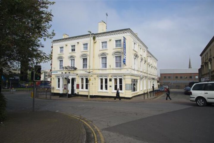 STATION HOTEL
