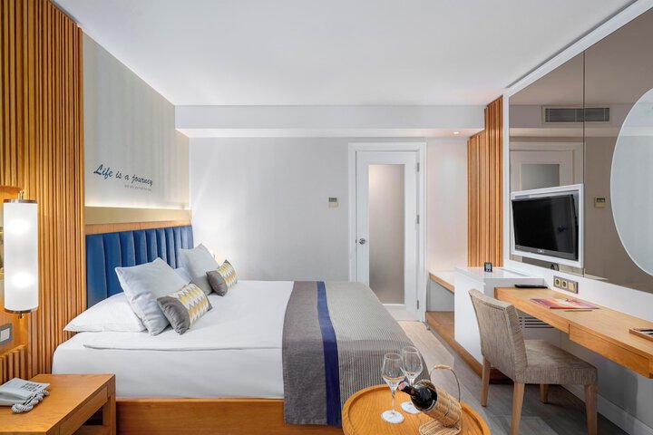 Room 9 of 124