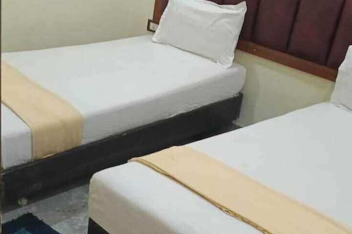 Room 27 of 63