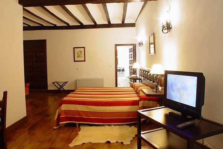 Room 3 of 16