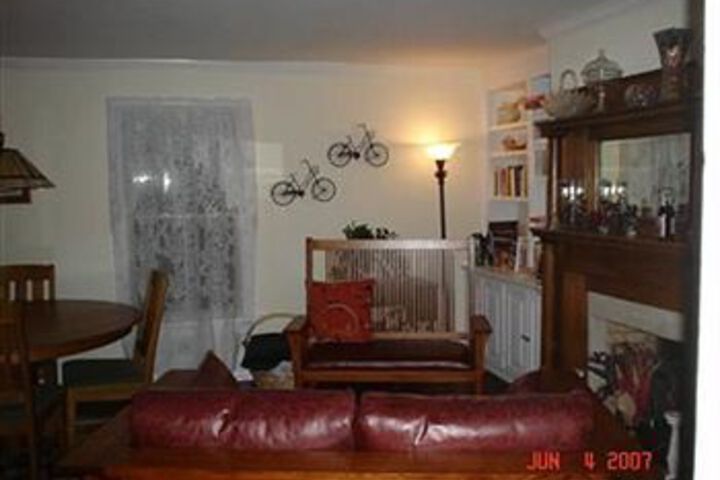 Room 10 of 11