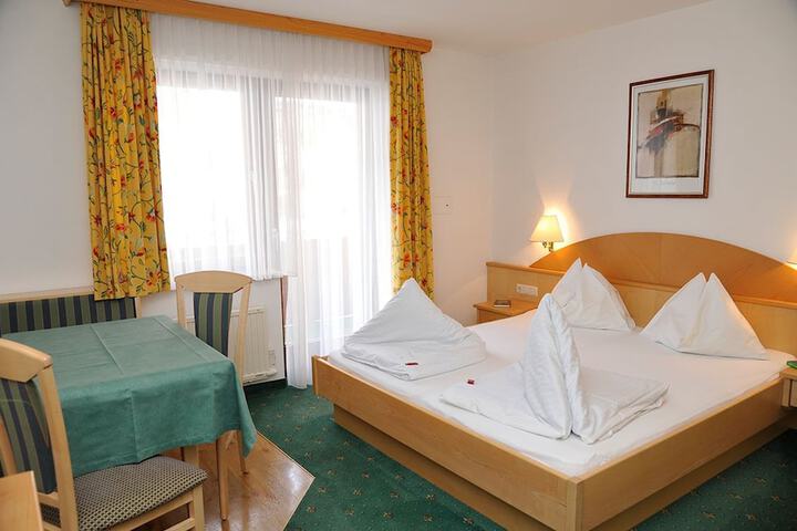 Room 3 of 26