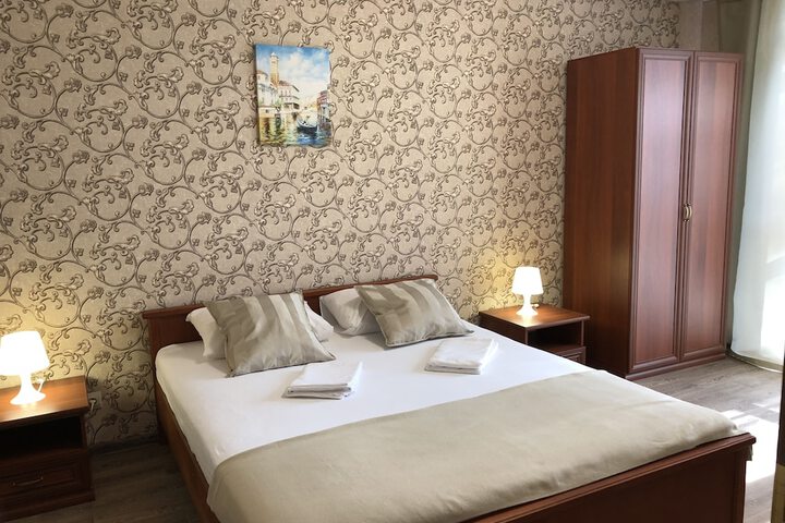 Room 9 of 20