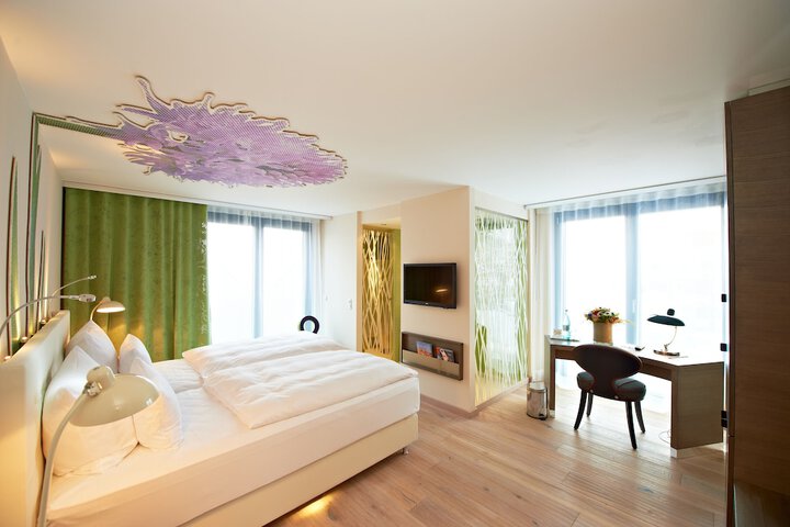 Room 16 of 72