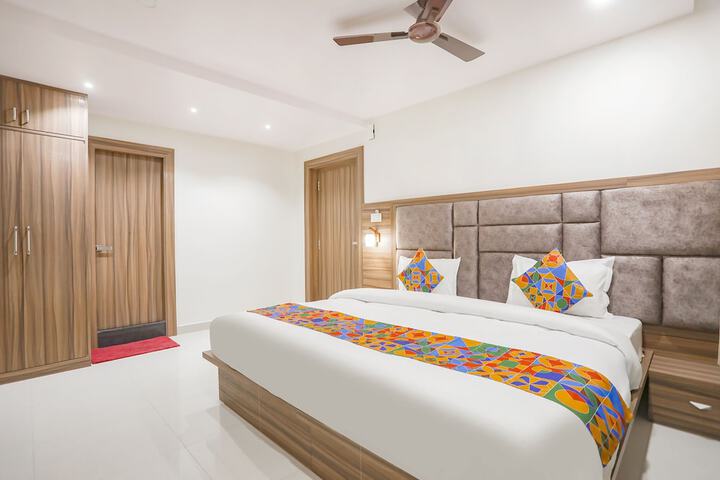 Room 18 of 25
