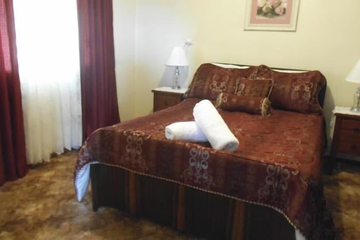 Room 5 of 16