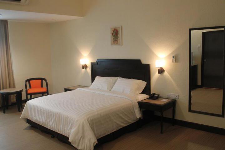 Room 3 of 5