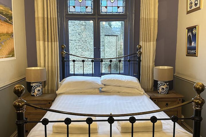 Room 10 of 25