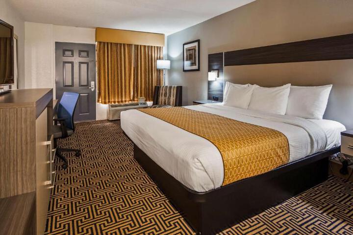 2 Double Beds (1 of 6)