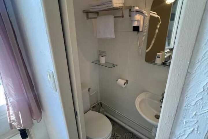 Room 73 of 87