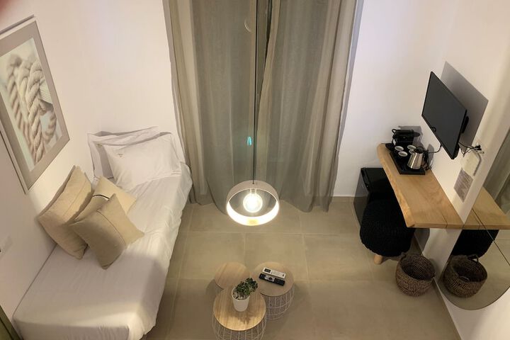 Room 44 of 71