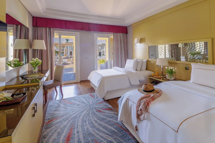 Room 16 of 180