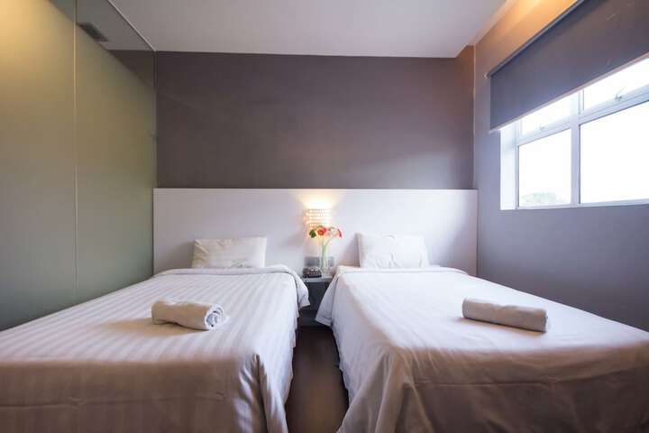Room 9 of 31