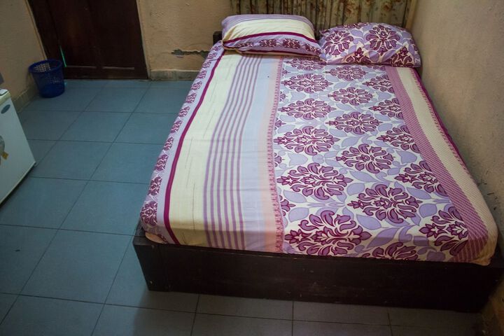 Room 12 of 34