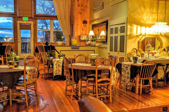 Breakfast/Coffee Service 28 of 36