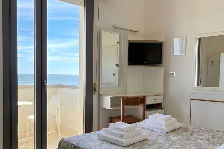 Hotel Columbia Frontemare